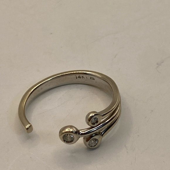 14K White Gold ED Diamond Ring | 2 g | Size 5 | Modern Wrap Design - Picture 4 of 9